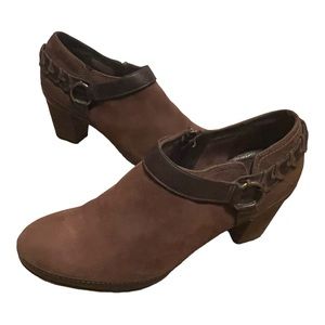 Clarks Artisan Women’s Brown Gallery Mural Ankle Boot